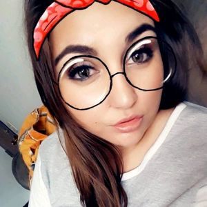 Meet your Posher, Liza